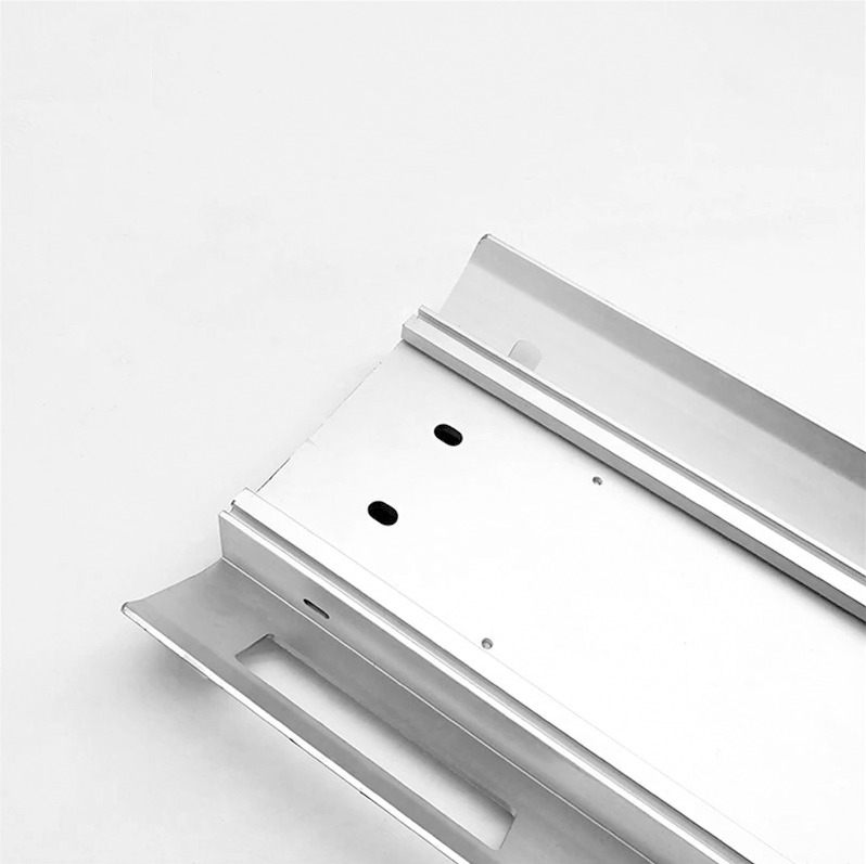 El disipador de calor de perforación CNC personalizado ensambla el perfil de extrusión de aluminio determinado